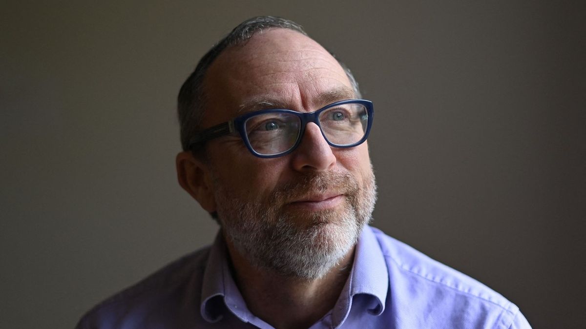 Zakladatel Wikipedie Jimmy Wales slaví pětapadesátiny